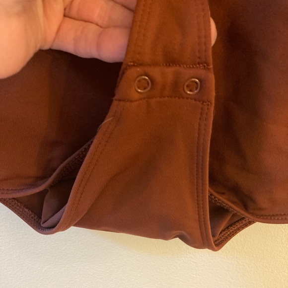 Aritzia Babaton High Neck Bodysuit Size Small - Picture 2 of 7